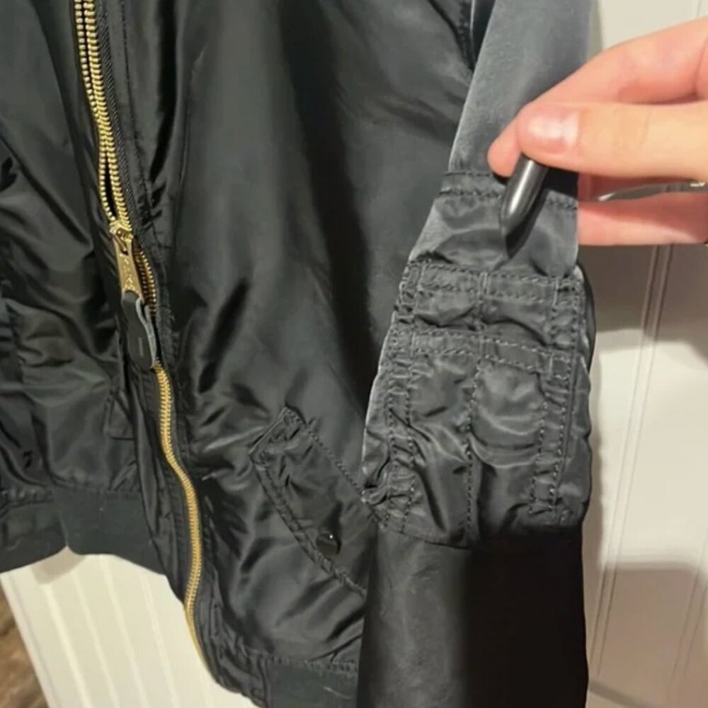 Alpha Industries 😍 Black Bomber Jacket With Hood Size S - Picture 3 of 11